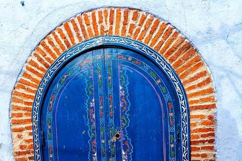 Au départ de Fès : Chefchaouen Excursion d&#039;une journée avec chauffeur pour un groupe de 8 personnes