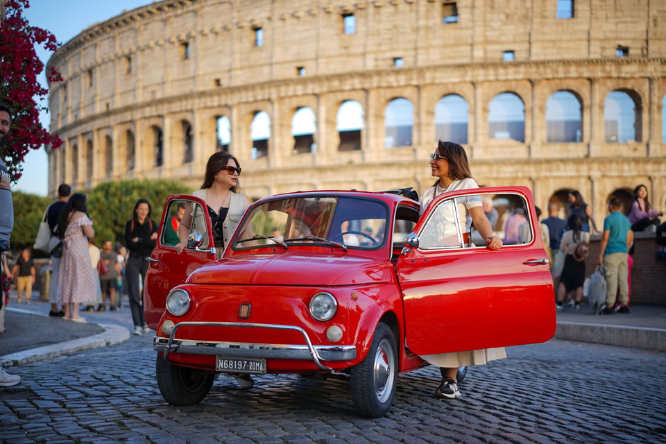 Zeitloses Rom: Eine Reise in einem alten Fiat 500 Zeitloses Rom: Eine ...