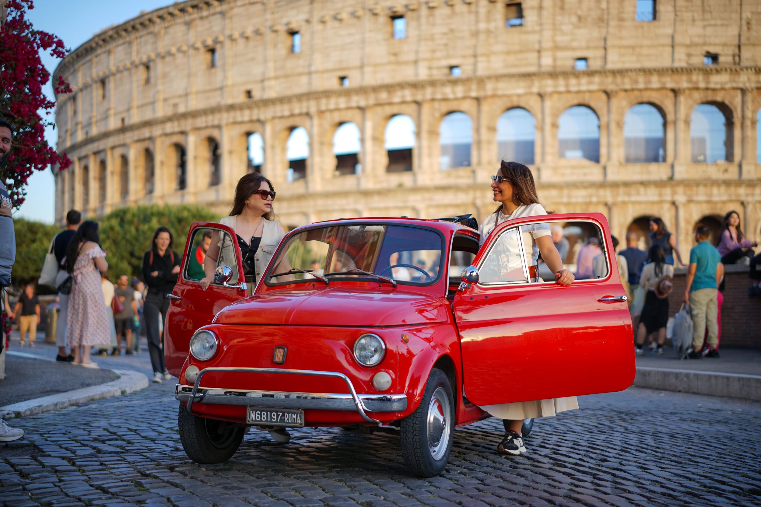 Zeitloses Rom: Eine Reise in einem alten Fiat 500