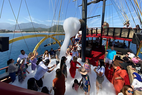 Antalya: Lara Pirate Boat Tour with Lunch & Unlimited Drinks