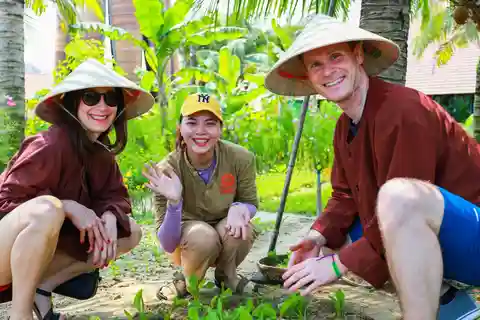 Excursión ecológica por Hoi An: experiencia en bicicleta, granja y fabricación de linternas
