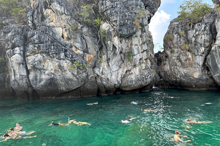 Krabi: Passeio ao pôr do sol nas 7 ilhas com jantar com churrasco e plâncton