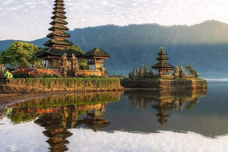 Munduk : Trekking, Banyumala waterfall & Tamblingan Temple Option pricing all inclusive selection