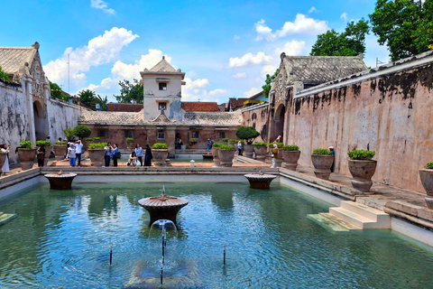 Yogyakarta: Palace &amp; Tamansari with unique transportation