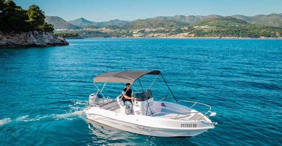 Dubrovnik: Private Elaphiti & Caves Boat Tour with Drinks