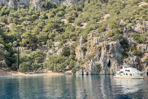 Bodrum: Private Catamaran Sailing Tour with Skipper
