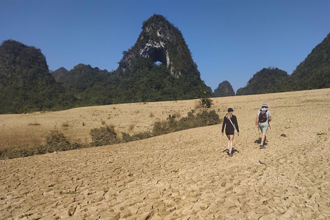 De Ha Noi: 2 dias de Trekking na Montanha do Olho de Anjo e de mota