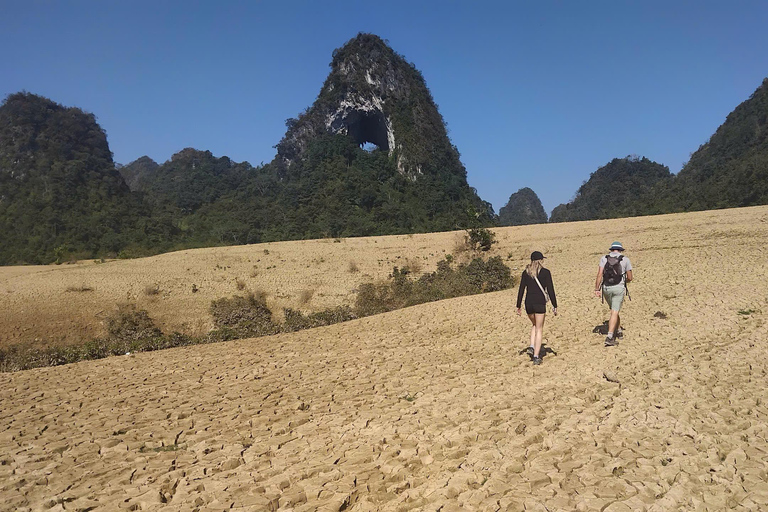 De Ha Noi: 2 dias de Trekking na Montanha do Olho de Anjo e de mota