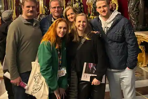 Visit to the Royal Palace & Walking Tour of the City