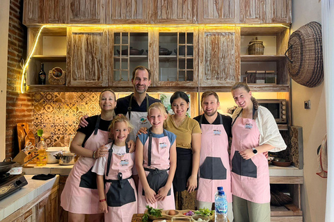 Yogyakarta: clase de cocina con visita al mercado y servicio de recogida del hotelClase de cocina con servicio de recogida del hotel