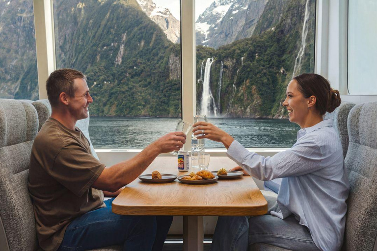 From Te Anau: Milford Sound Cruise with VIP Lounge & Lunch