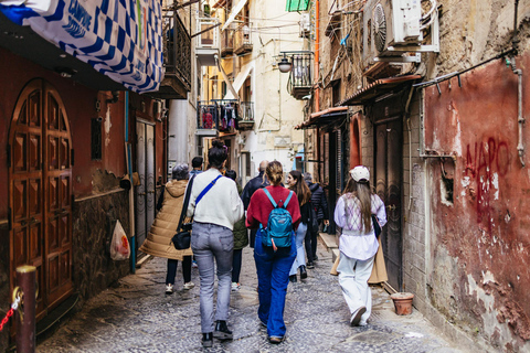 Naples: Contrasting Districts Walking Tour with Funicular