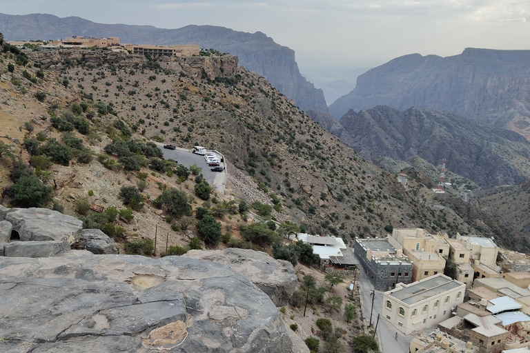 Muscat: Jebel Akhdar and Birkat Al Mouz Guided Day Trip