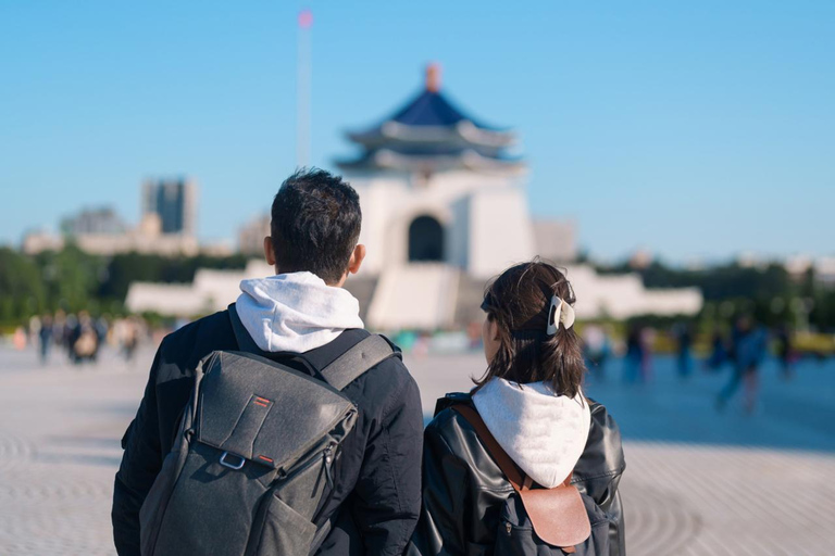 Taipei: Private Photoshoot at Iconic Landmarks Premium: 50 photos | 60 mins