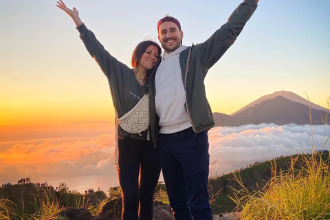 Bali: Mount Batur Sunrise Hike with Hot Springs & Breakfast