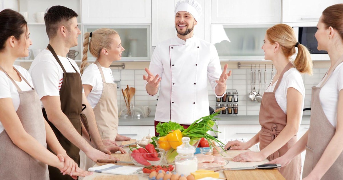 Taj Mahal Tour with Indian Cooking Class from Delhi | GetYourGuide