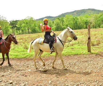 Jaco Beach: Horseback Riding with Natural Pool Stop
