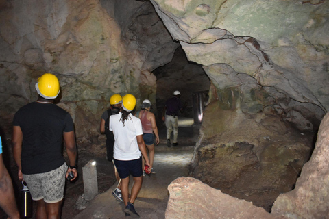 Montego Bay: Cueva de la Gruta Verde+Cabalgata+Tubing por el ríoPalladium:Cueva de la Gruta Verde+Cabalgata+Tubing en el río