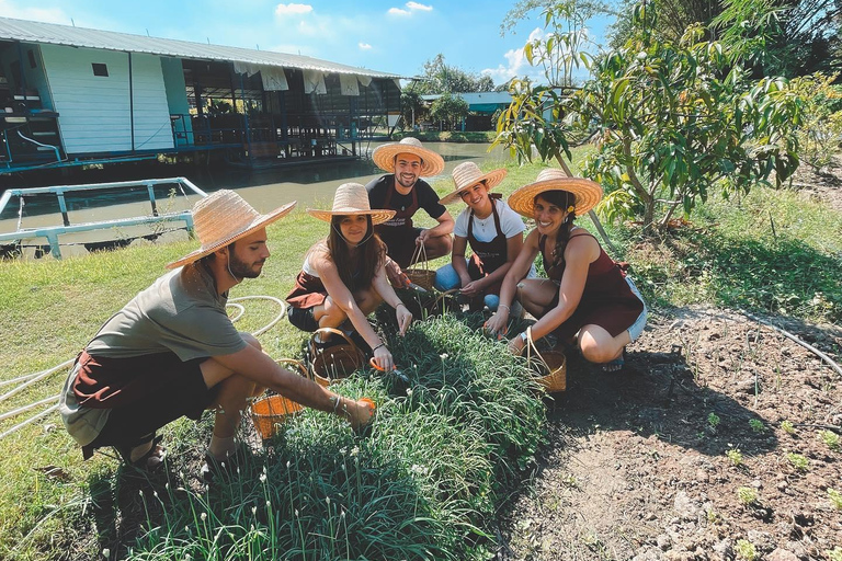 Doświadczenie organicznego gotowania tajskiego w Chiang Mai