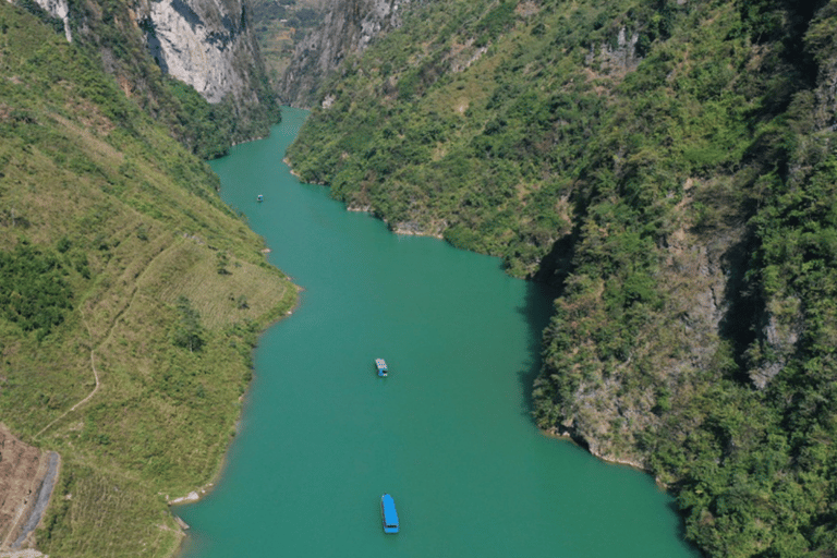 From Sapa/Hanoi: Ha Giang Loop 4 Days 3 Nights self-driving.