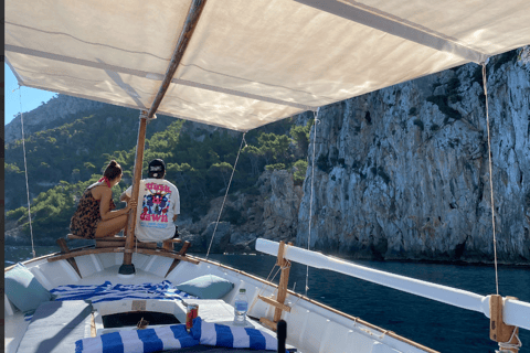 Majorque : Alcudia, visite en bateau privée.