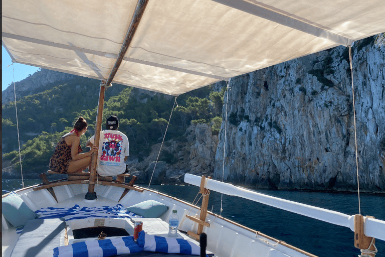 Majorque : Alcudia, visite en bateau privée.