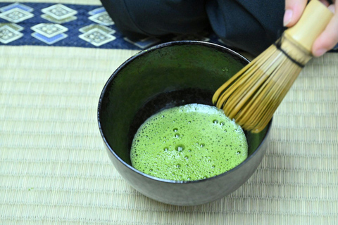 Learn Zen in a class of making tea near Osaka Castle