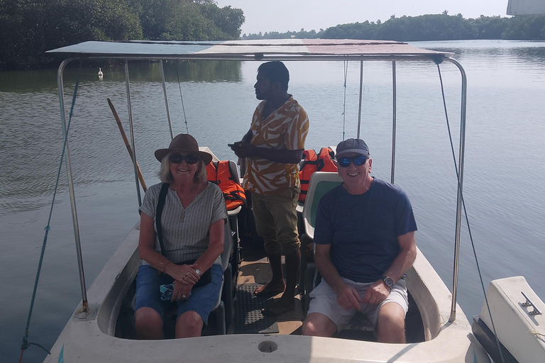 Negombo: Private City Tour by Tuk Tuk with Hotel Pickup