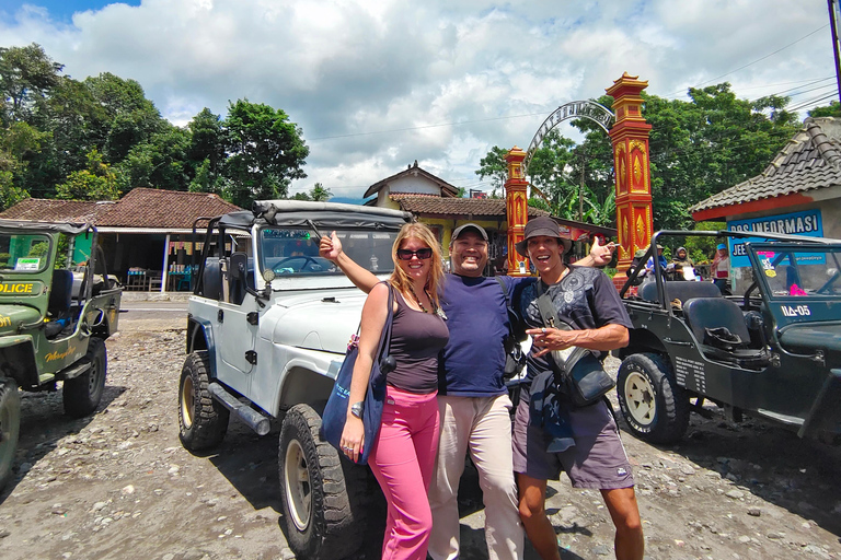 Yogyakarta : safari guidé en Jeep au mont Merapi avec prise en chargeYogyakarta : safari guidé en jeep au mont Merapi avec prise en charge