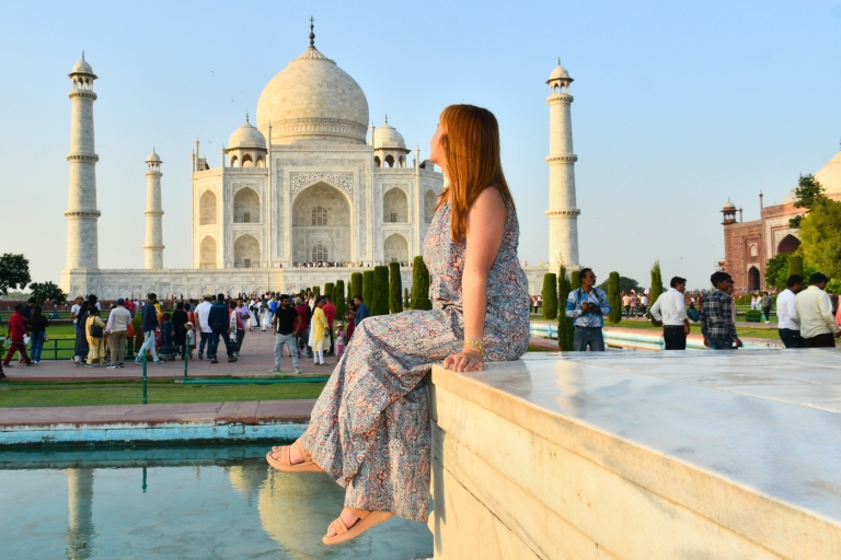 Von Delhi: Taj Mahal & Agra Tour bei Sonnenuntergang mit dem AutoVon Delhi - Auto mit Fahrer, Reiseführer, Eintritt und Mittagessen