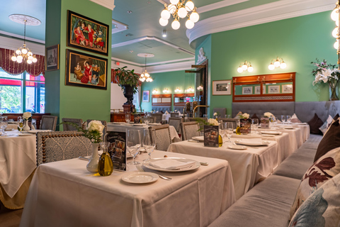 Espectáculo de flamenco con cena y sangríaEspectáculo flamenco con cena y sangría