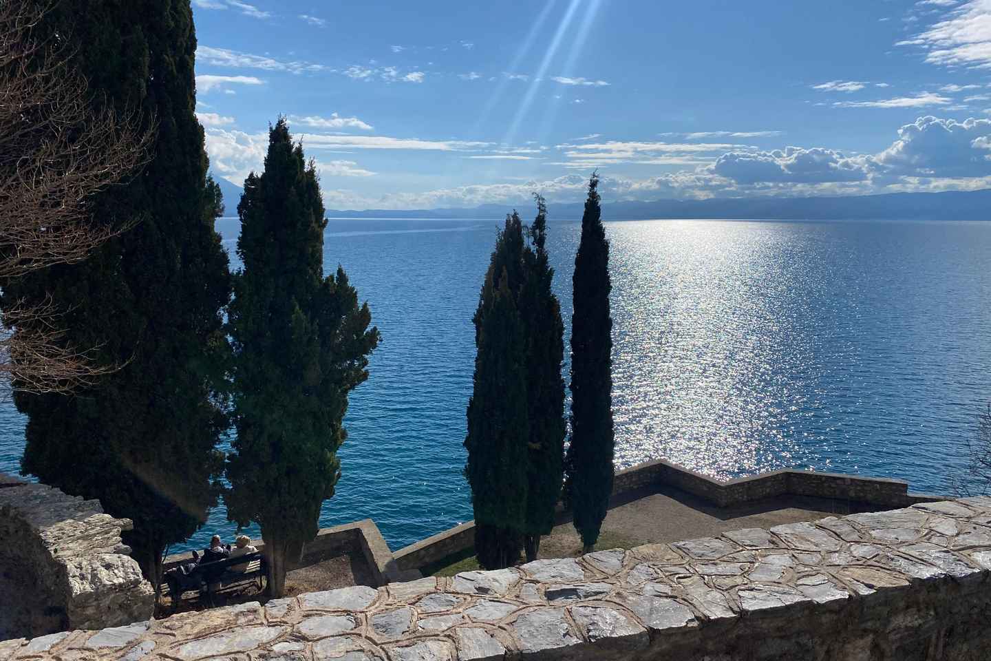 ティラナ発：オフリドとストルガを巡る北マケドニアの旅