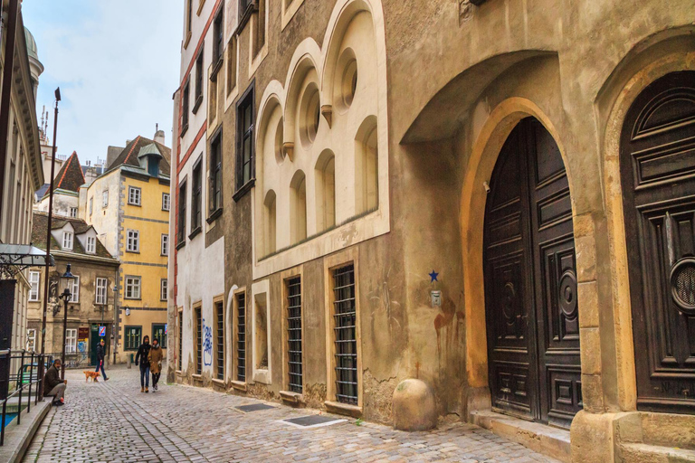 Vienne: visite privée guidée des musées juifsVisite privée de 4 heures avec visite de la synagogue et du cimetière