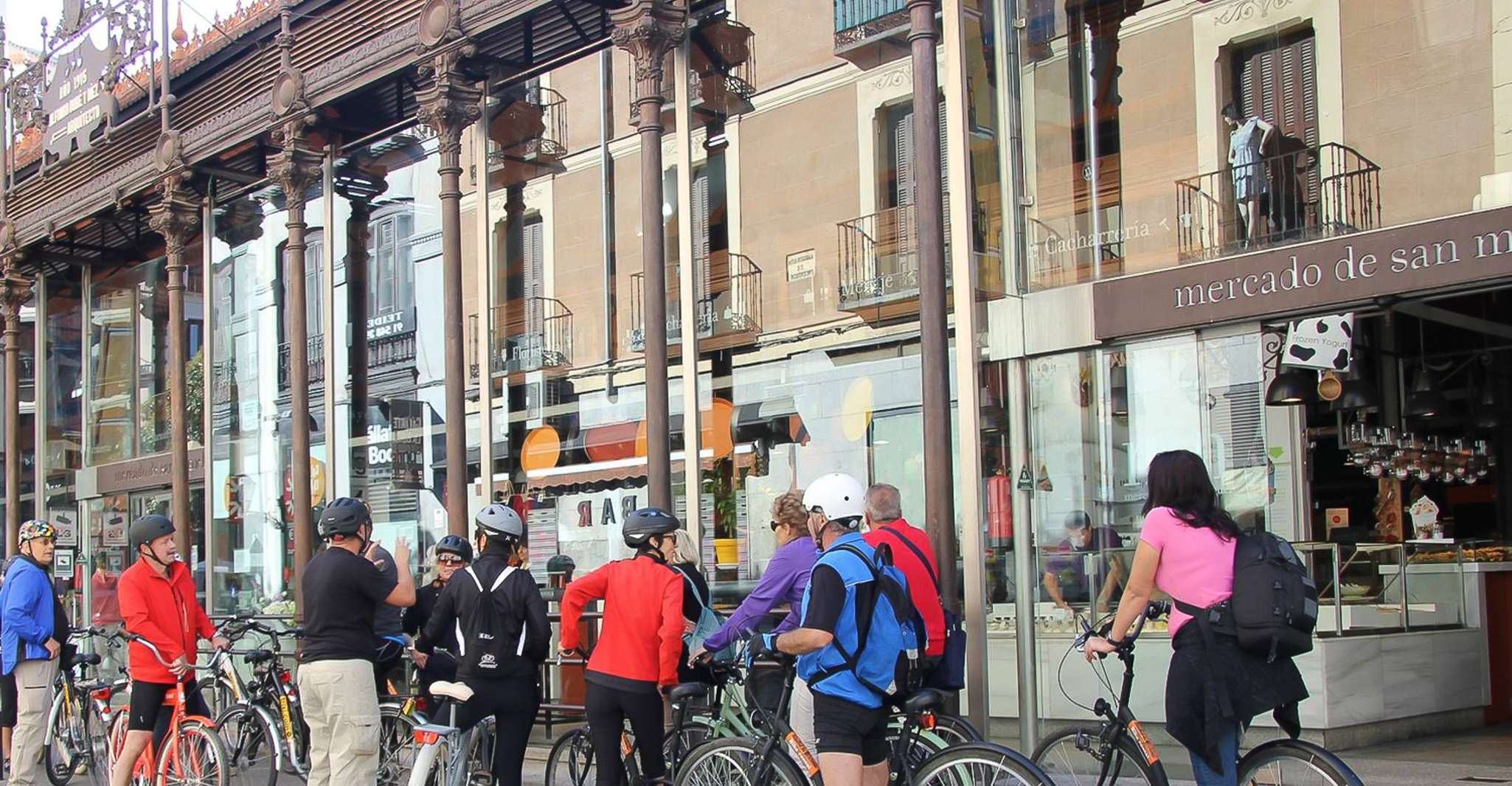 Lo mejor de Madrid, Tour guiado en bicicleta de 3 horas en grupos pequeños - Hizvo