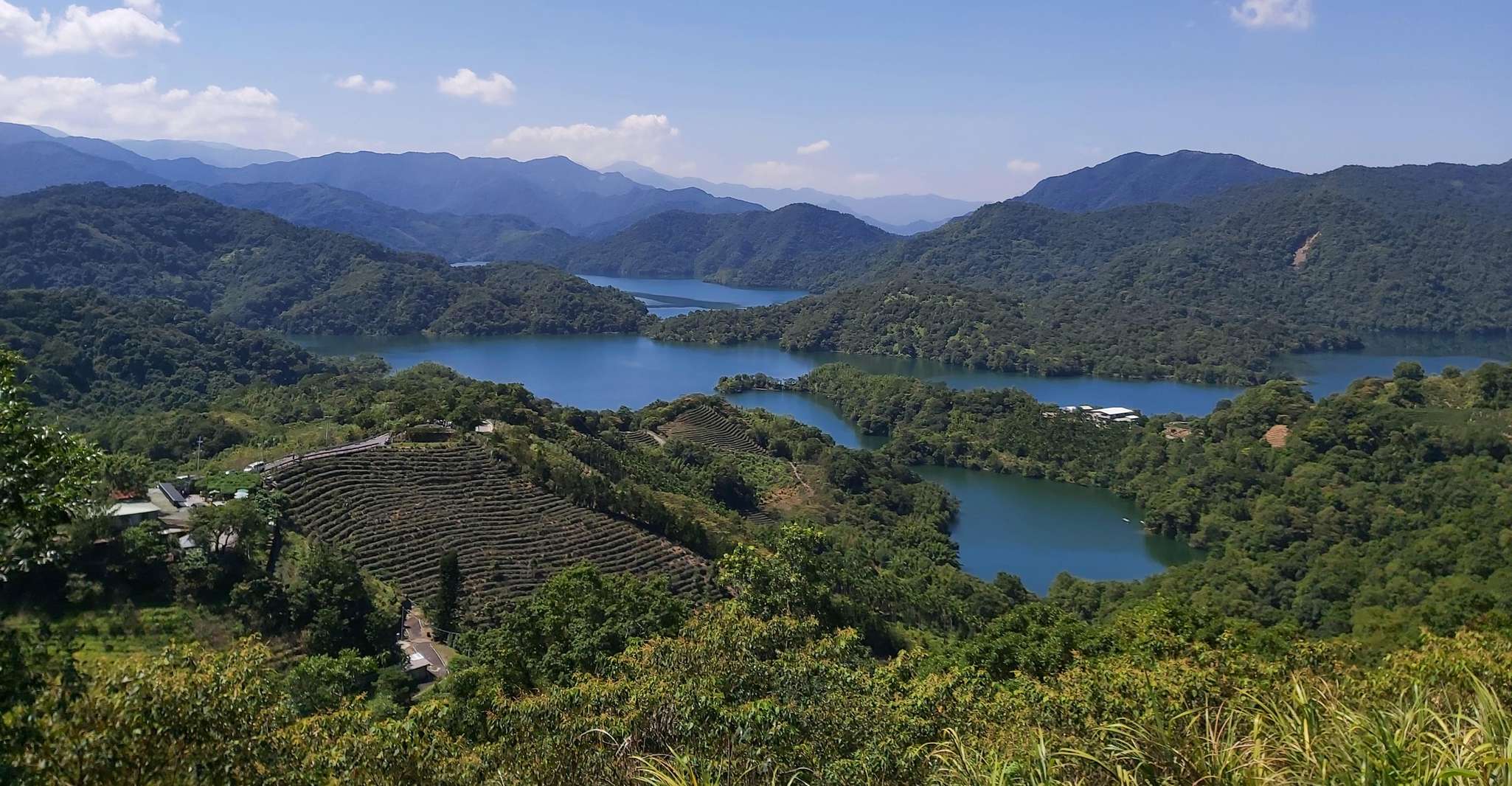 From Taipei: Thousand Island Lake and Pinglin Tea Plantation