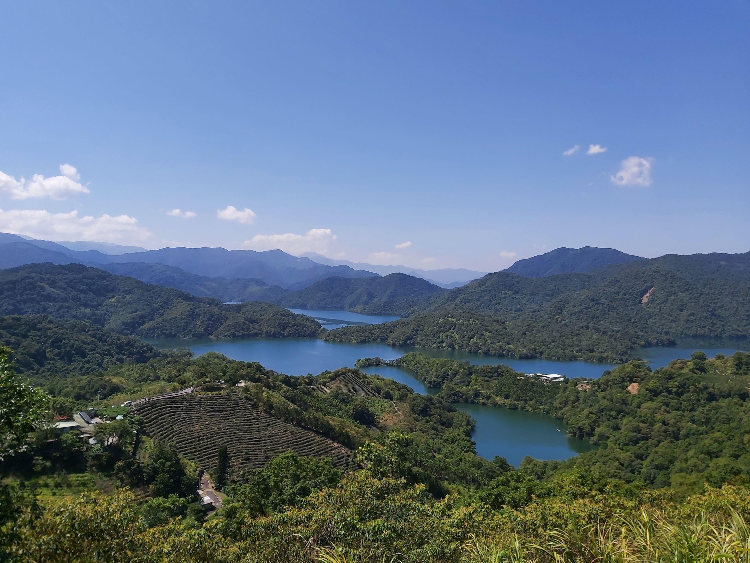 From Taipei: Thousand Island Lake and Pinglin Tea Plantation