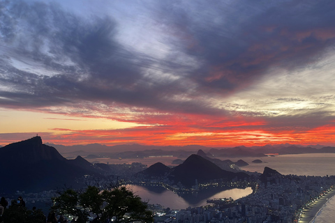 Dois irmãos sunrise hike & drone video