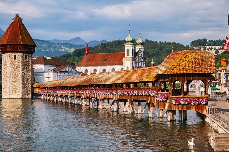 Lucerne: Private Walking Tour with Panoramic Yacht Cruise