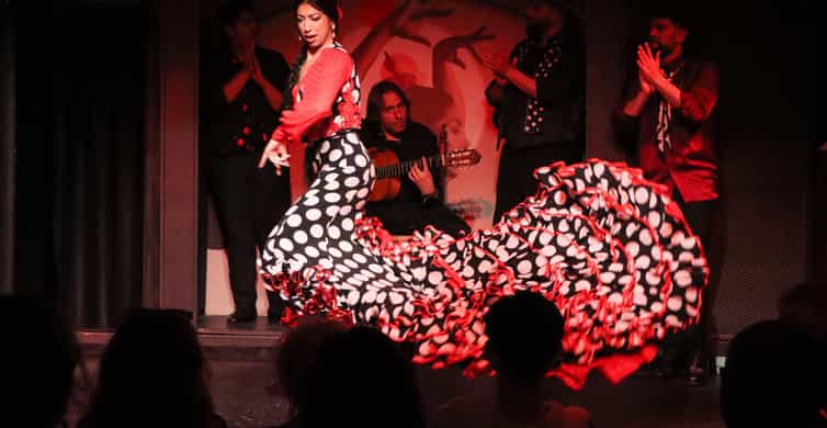 Barcelona: Flamenco Show with Drink Option at La Rambla photo 4
