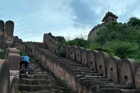 Jaipur: Amer City Heritage Walking Tour with Breakfast