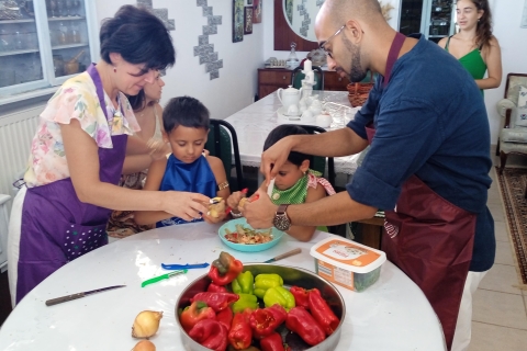 Thessalonique : Cours privé de cuisine grecque et repas dans une fermeThessalonique : Cours de cuisine avec déjeuner, dîner dans notre ferme