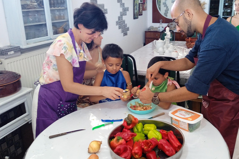 Thessalonique : Cours privé de cuisine grecque et repas dans une fermeThessalonique : Cours de cuisine avec déjeuner, dîner dans notre ferme