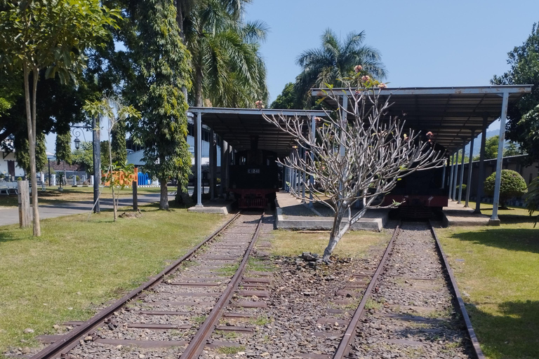 Von Yogyakarta aus: Indonesisches Eisenbahnmuseum und Zugfahrt