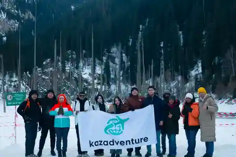 Von Almaty aus: Tagestour zum Charyn Canyon, Kolsay und Kaindy See