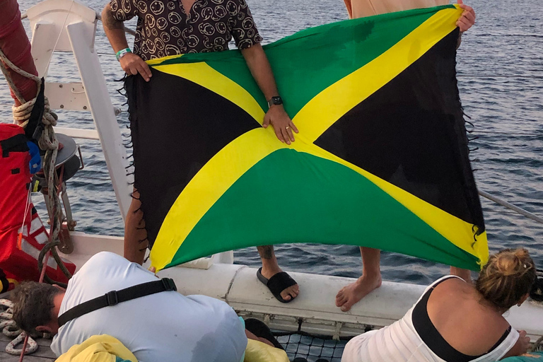 Montego Bay: Sunset Catamaran Cruise & Bioluminescent Lagoon