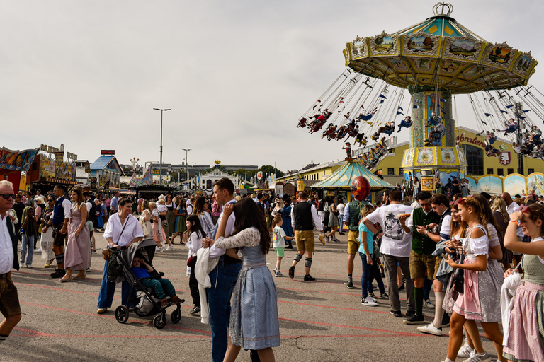 Munich: Oktoberfest Tour & Big Beerhall Evening Reservation 1. Sunday Oktoberfest 2026: Tour & Big Beerhall Reservation