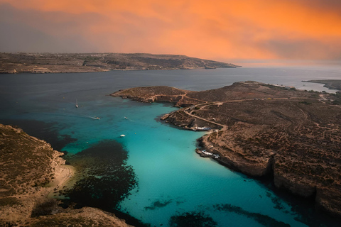 傍晚双体船渡轮巡游至蓝泻湖傍晚双体船巡游蓝泻湖