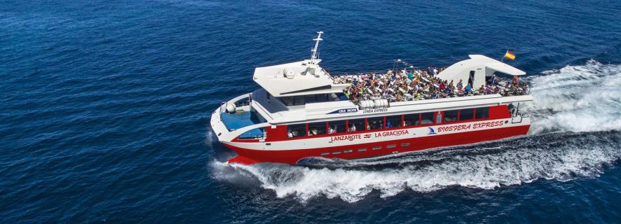Lanzarote: Roundtrip Ferry Transfer to La Graciosa