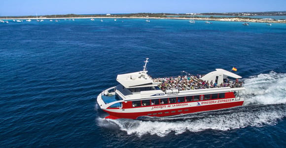 Lanzarote: Roundtrip Ferry Transfer to La Graciosa