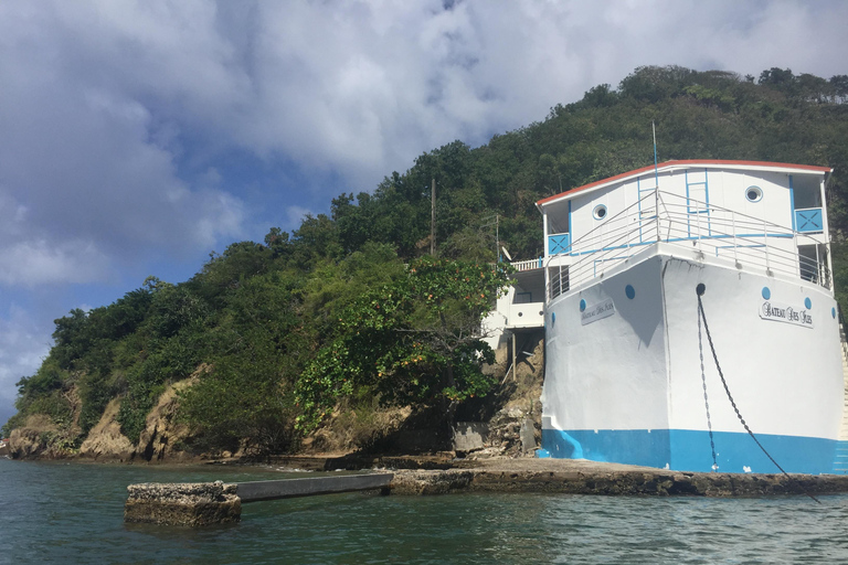 Excursion to Les Saintes : Full-Day Sailing and Snorkeling